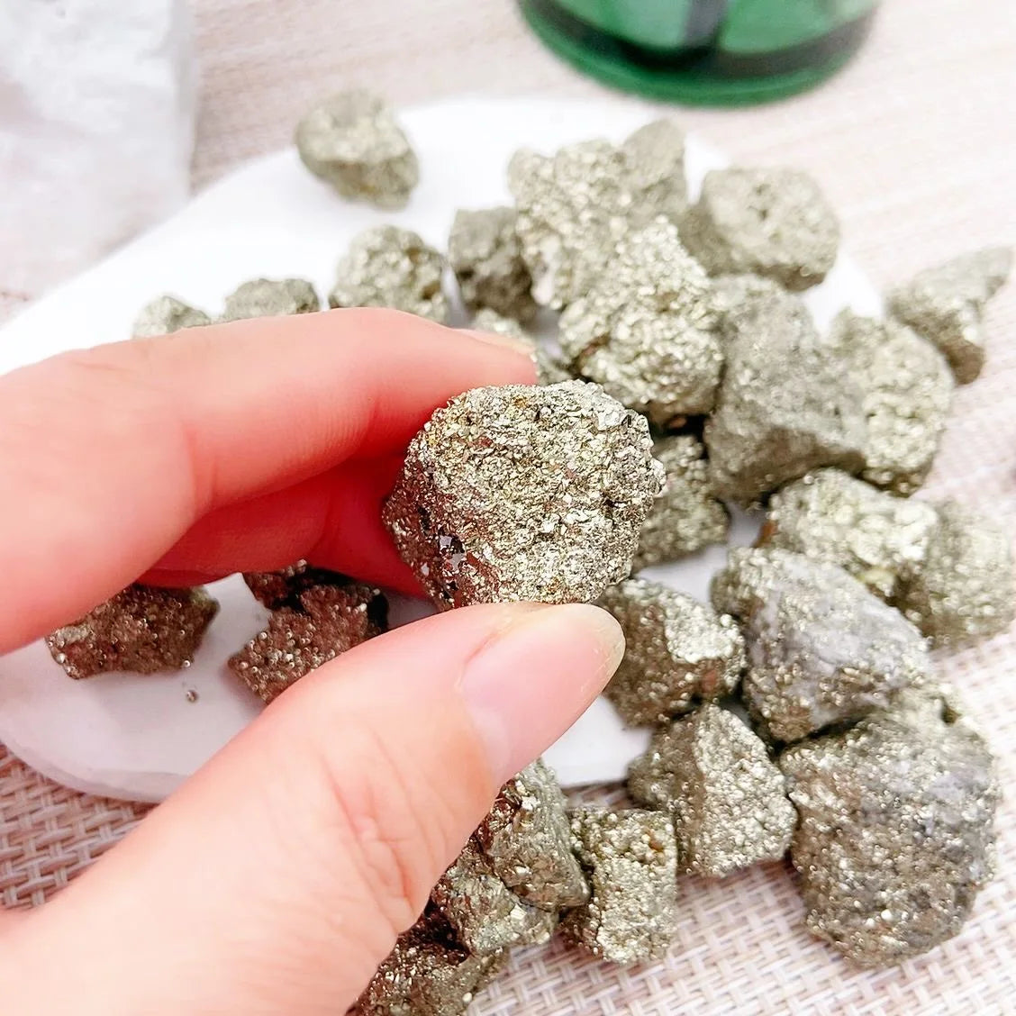 Natural Stones Pyrite Crystal Cluster Irregular Stone Rock Mineral Sample Energy Home Decoration Raw Mineral Decoratio